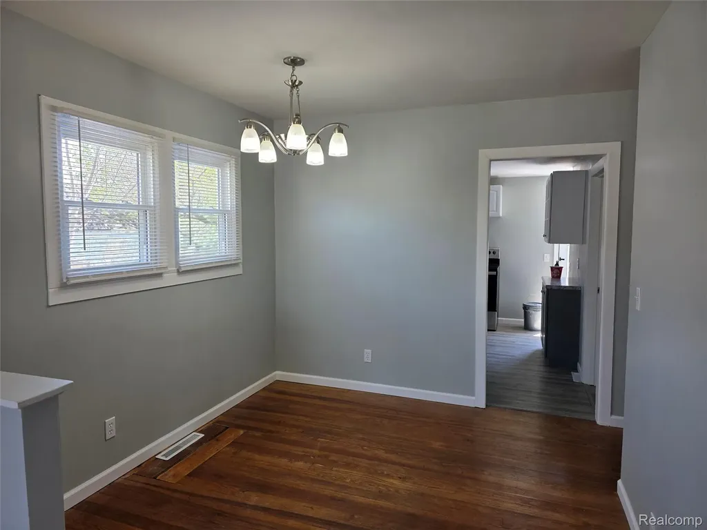 1236 Decamp Street Burton City MI 48529
