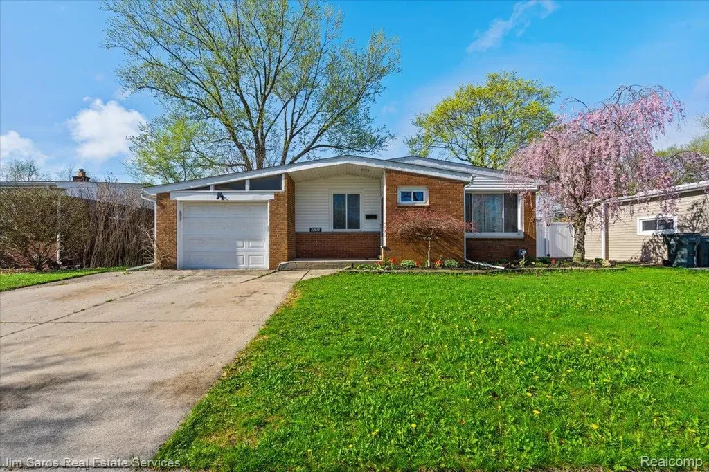 22518 Sunnyside Street St. Clair Shores City MI 48080