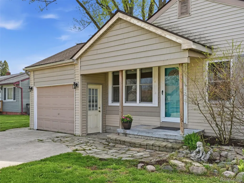 23564 Donaldson Street Clinton Charter Township MI 48035