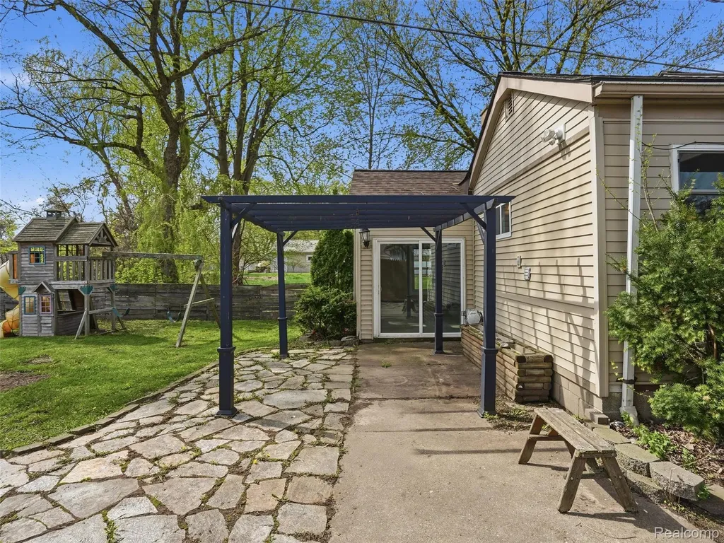 23564 Donaldson Street Clinton Charter Township MI 48035