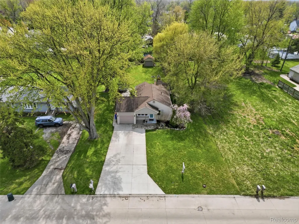 23564 Donaldson Street Clinton Charter Township MI 48035
