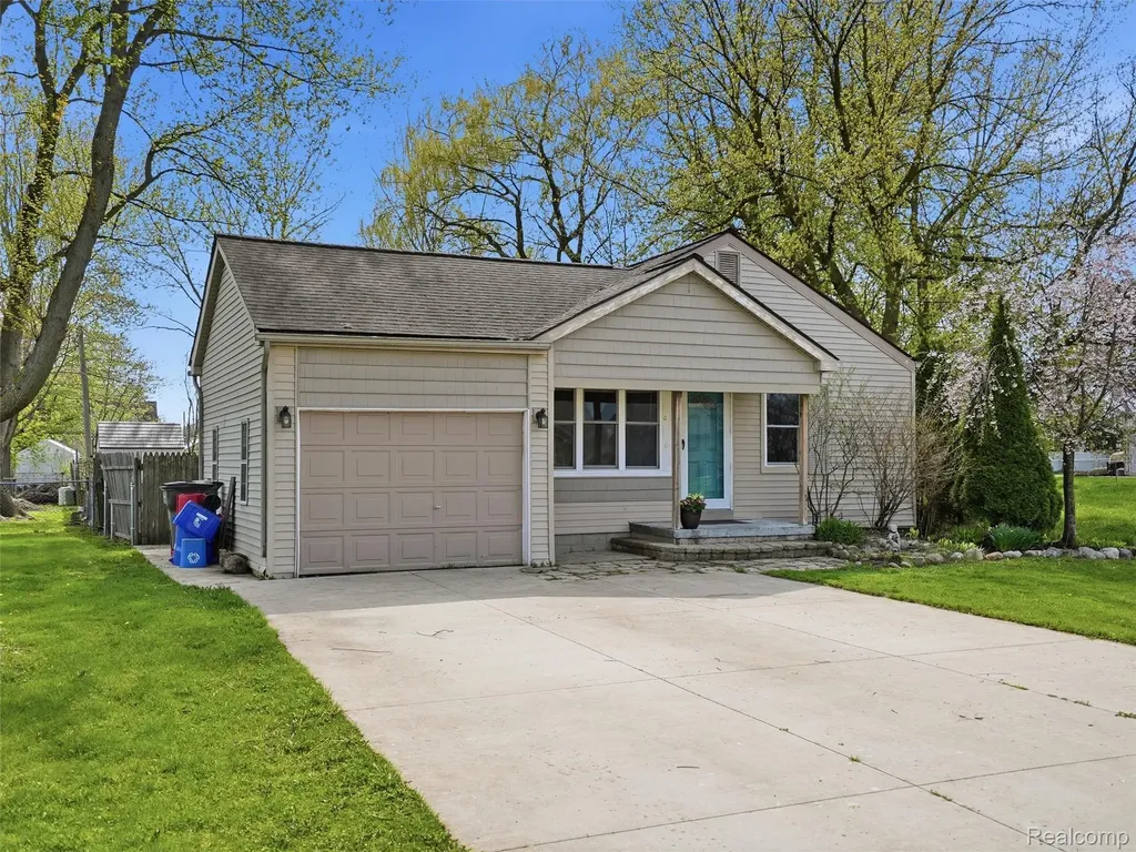 23564 Donaldson Street Clinton Charter Township MI 48035