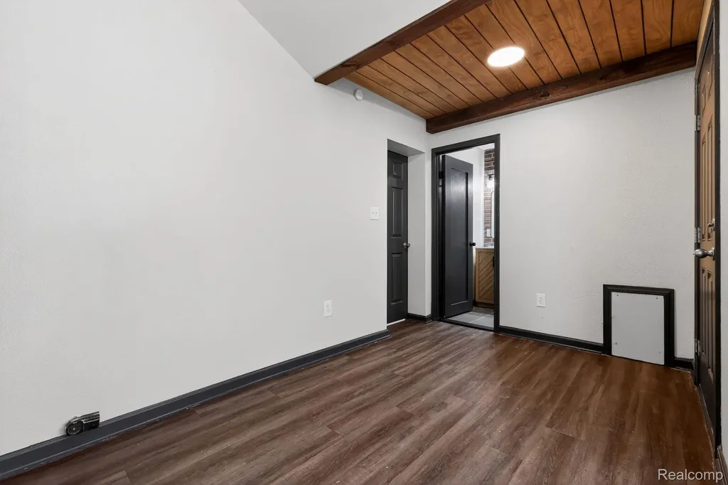 18570 Matthews Street Riverview City MI 48193