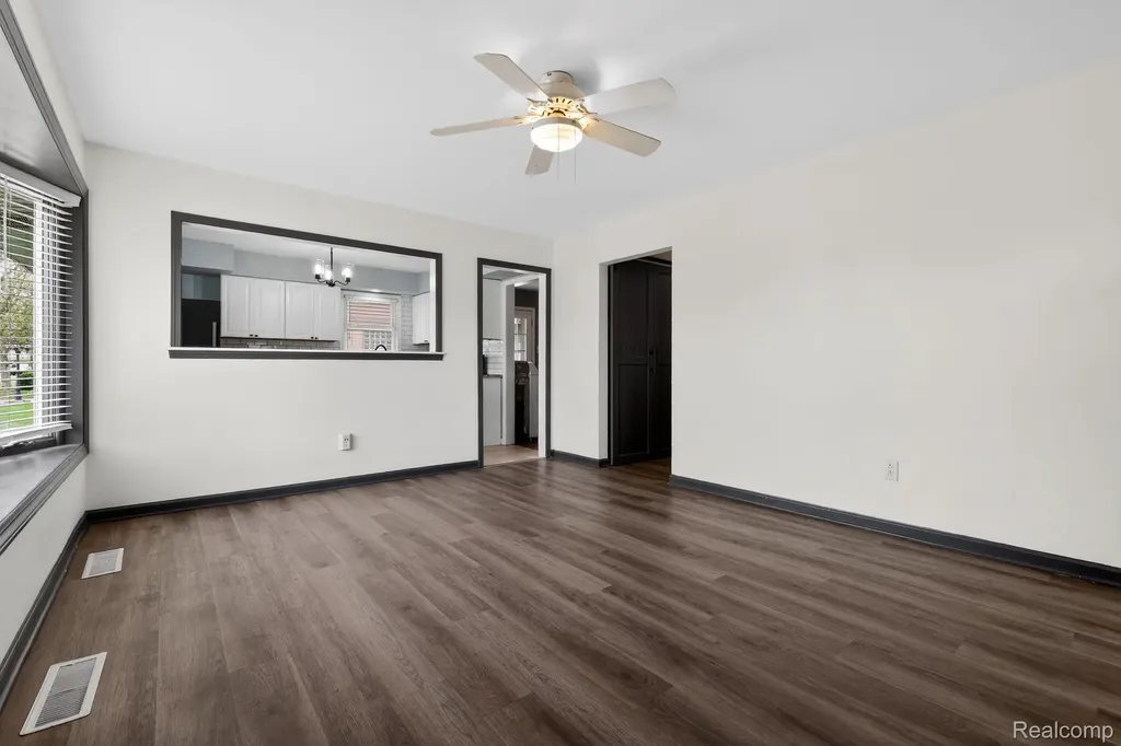18570 Matthews Street Riverview City MI 48193