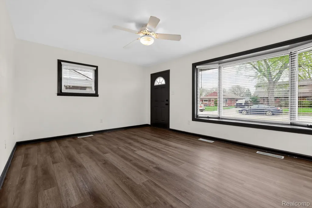 18570 Matthews Street Riverview City MI 48193