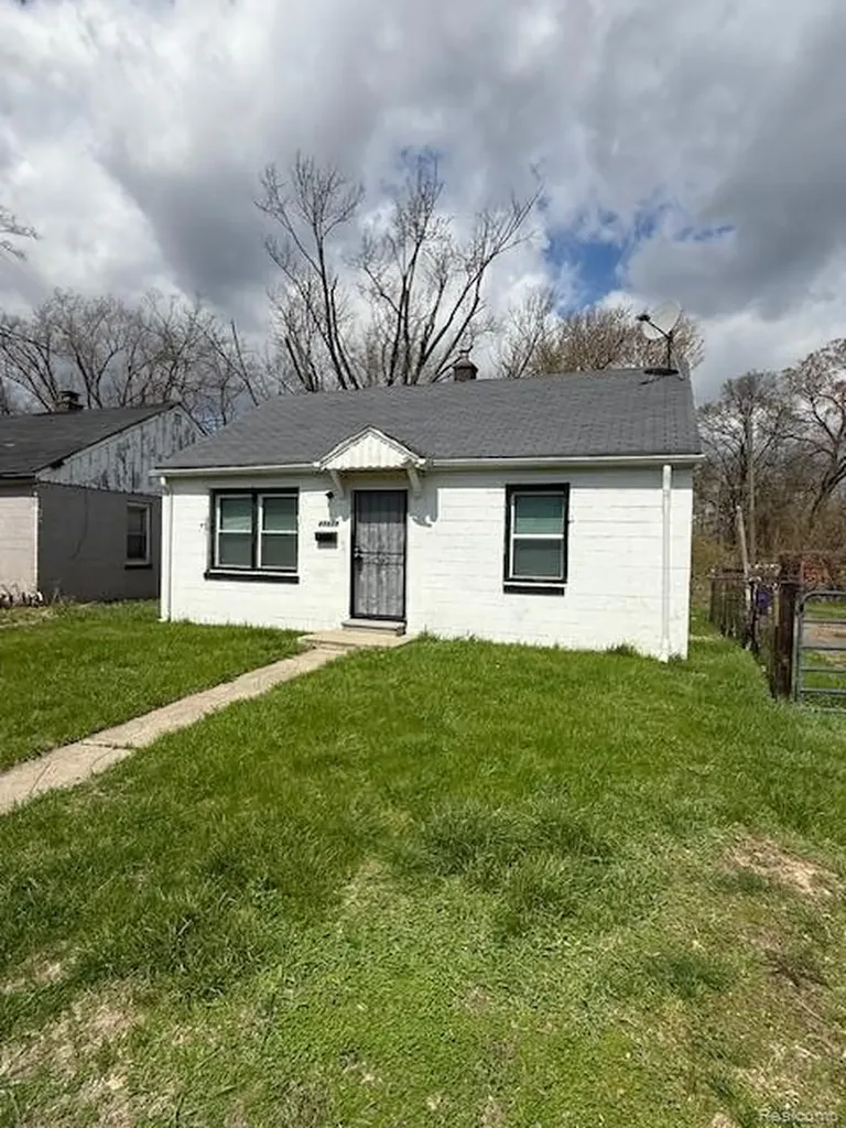 21530 W Davison Street Detroit City MI 48223