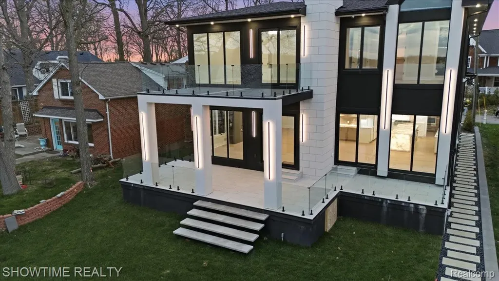 13281 Haddon Street Fenton Charter Township MI 48430