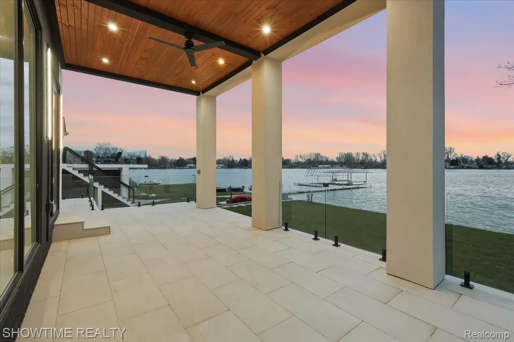 13281 Haddon Street Fenton Charter Township MI 48430