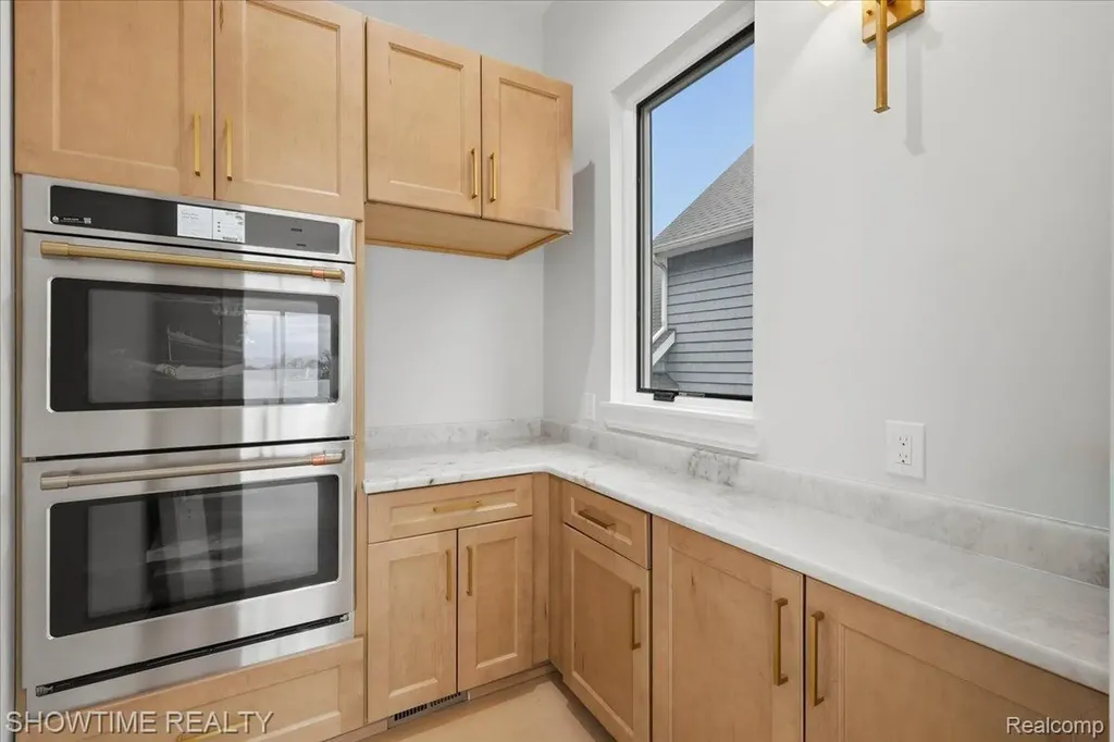 13281 Haddon Street Fenton Charter Township MI 48430