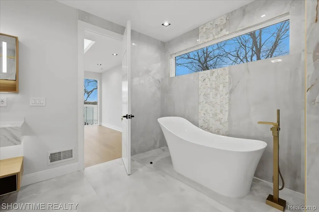 13281 Haddon Street Fenton Charter Township MI 48430