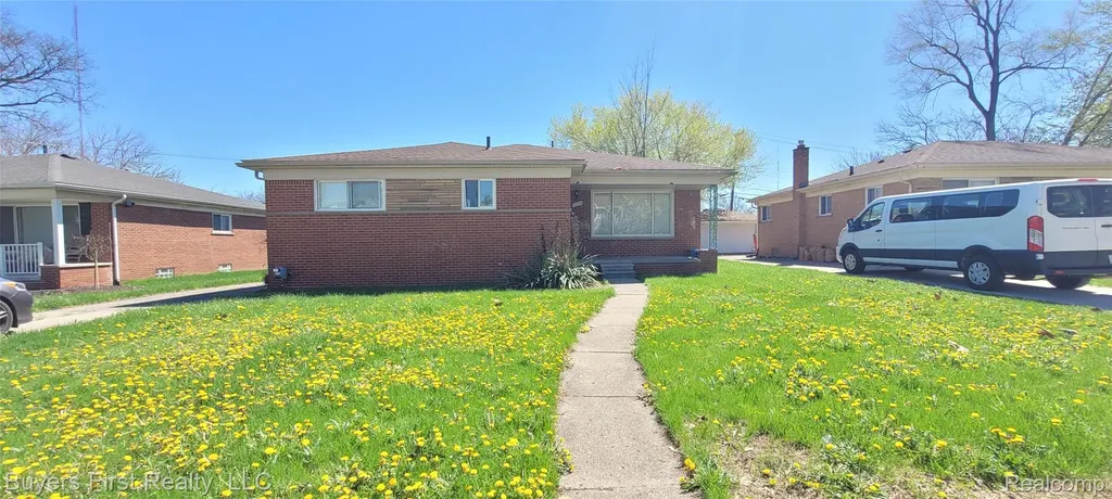15705 Hilton Street Southfield City MI 48075