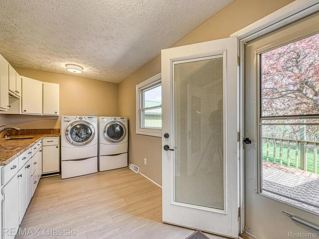 428 E Shore Drive Northfield Township MI 48189