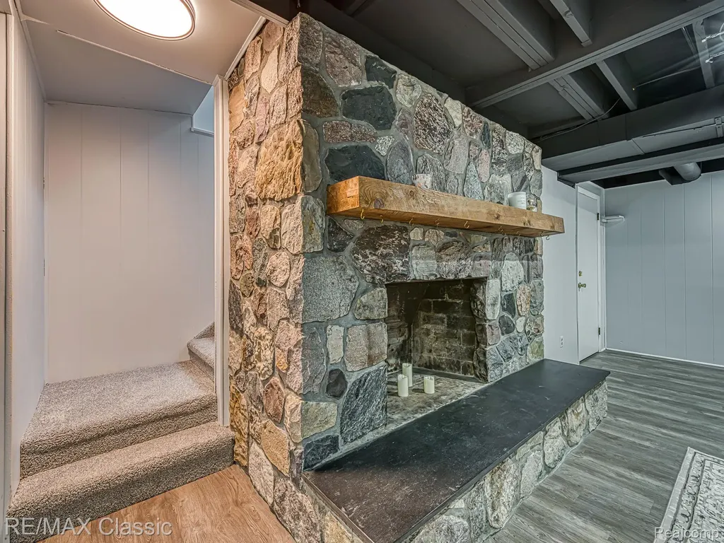 428 E Shore Drive Northfield Township MI 48189