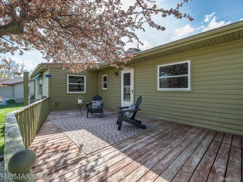 428 E Shore Drive Northfield Township MI 48189