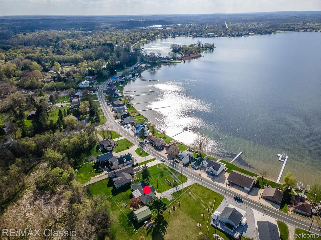 428 E Shore Drive Northfield Township MI 48189