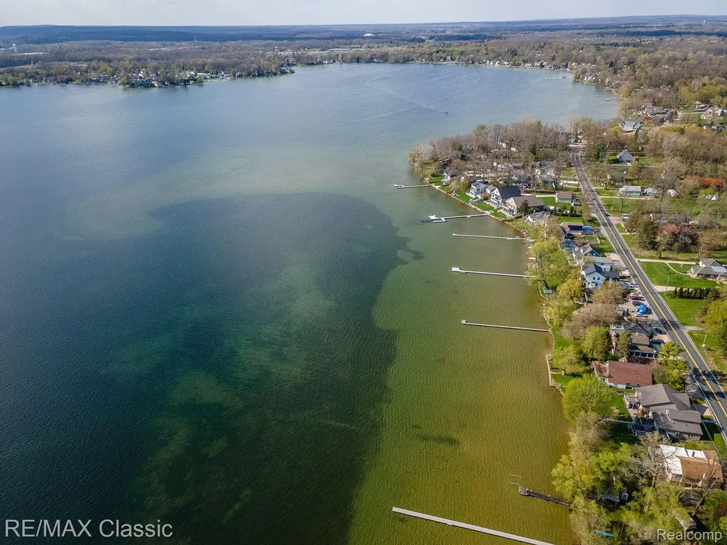 428 E Shore Drive Northfield Township MI 48189