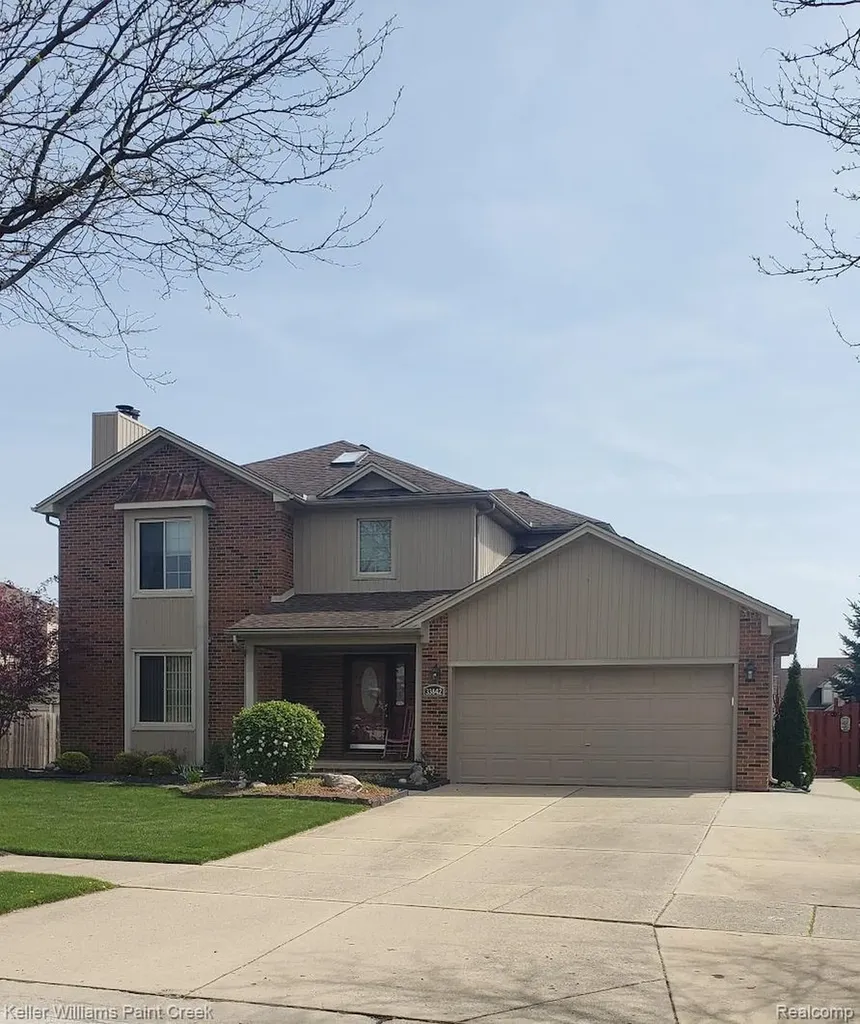 33842 Morningside Fraser City MI 48026