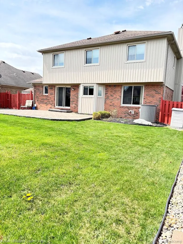 33842 Morningside Fraser City MI 48026