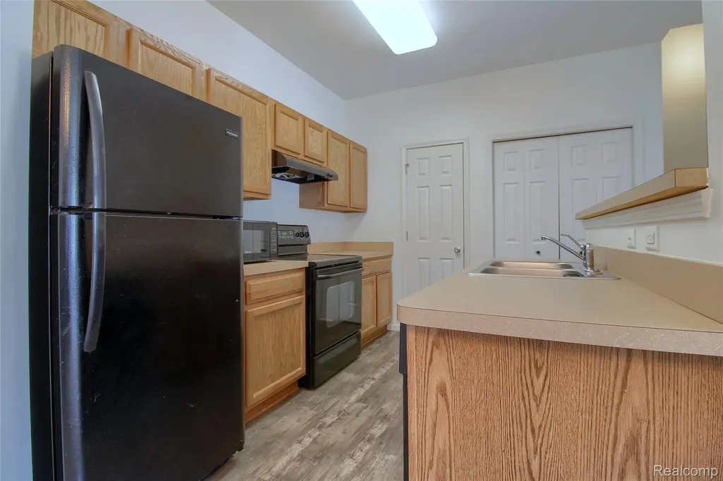 26793 Kirkway Circle Woodhaven City MI 48183