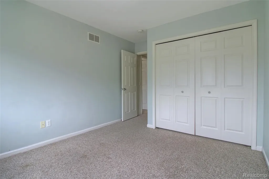 26793 Kirkway Circle Woodhaven City MI 48183