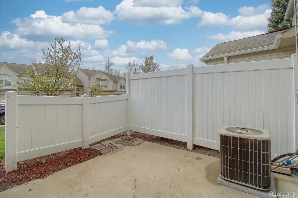 26793 Kirkway Circle Woodhaven City MI 48183