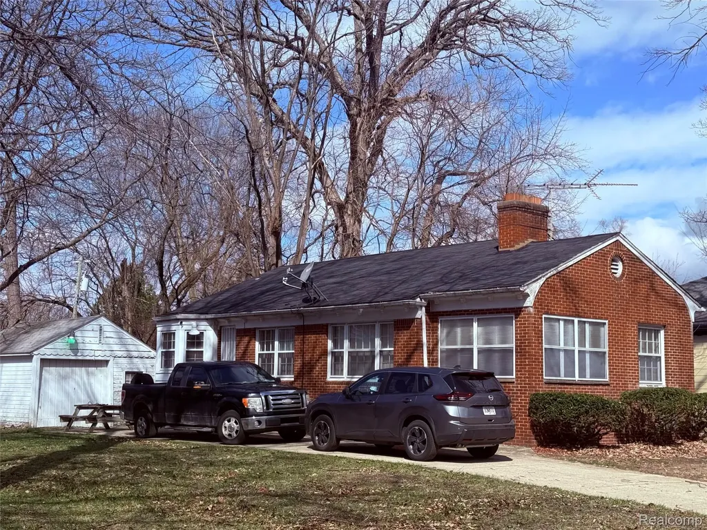18485 Salem Street Detroit City MI 48219