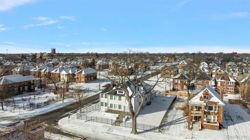 2080 Gladstone Street Detroit City MI 48206