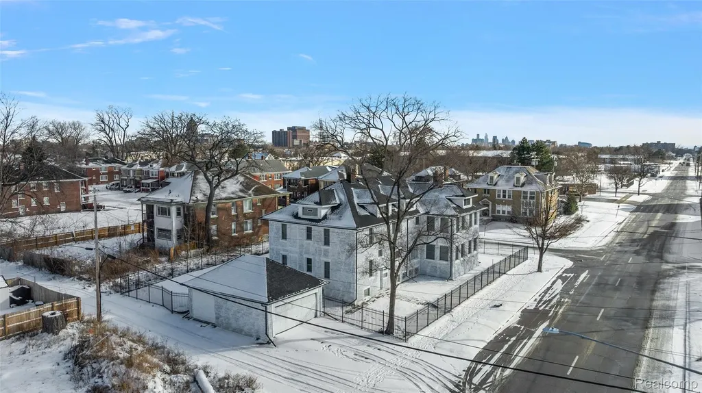 2080 Gladstone Street Detroit City MI 48206