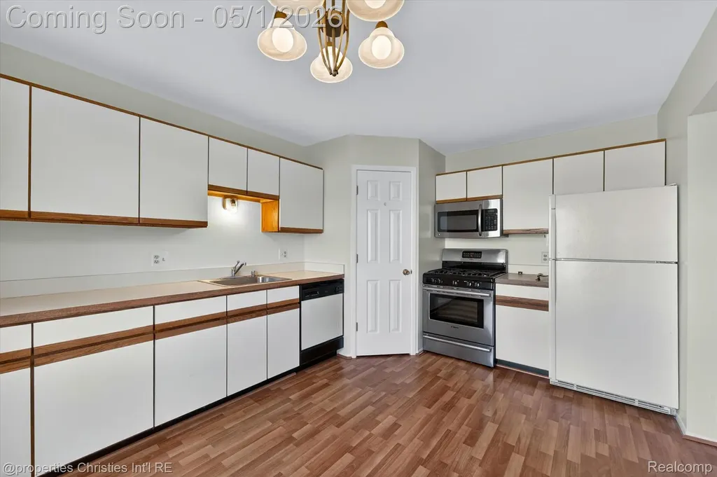 2513 Samoset Road Royal Oak City MI 48073