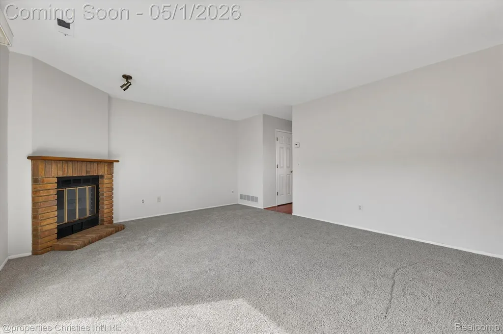 2513 Samoset Road Royal Oak City MI 48073