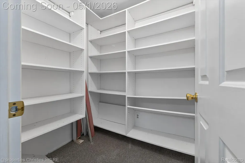 2513 Samoset Road Royal Oak City MI 48073