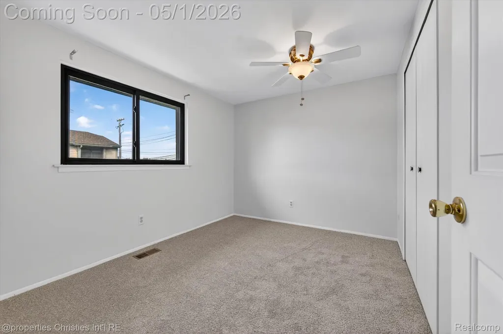 2513 Samoset Road Royal Oak City MI 48073