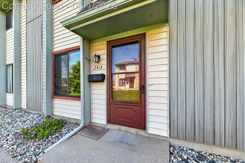 2513 Samoset Road Royal Oak City MI 48073