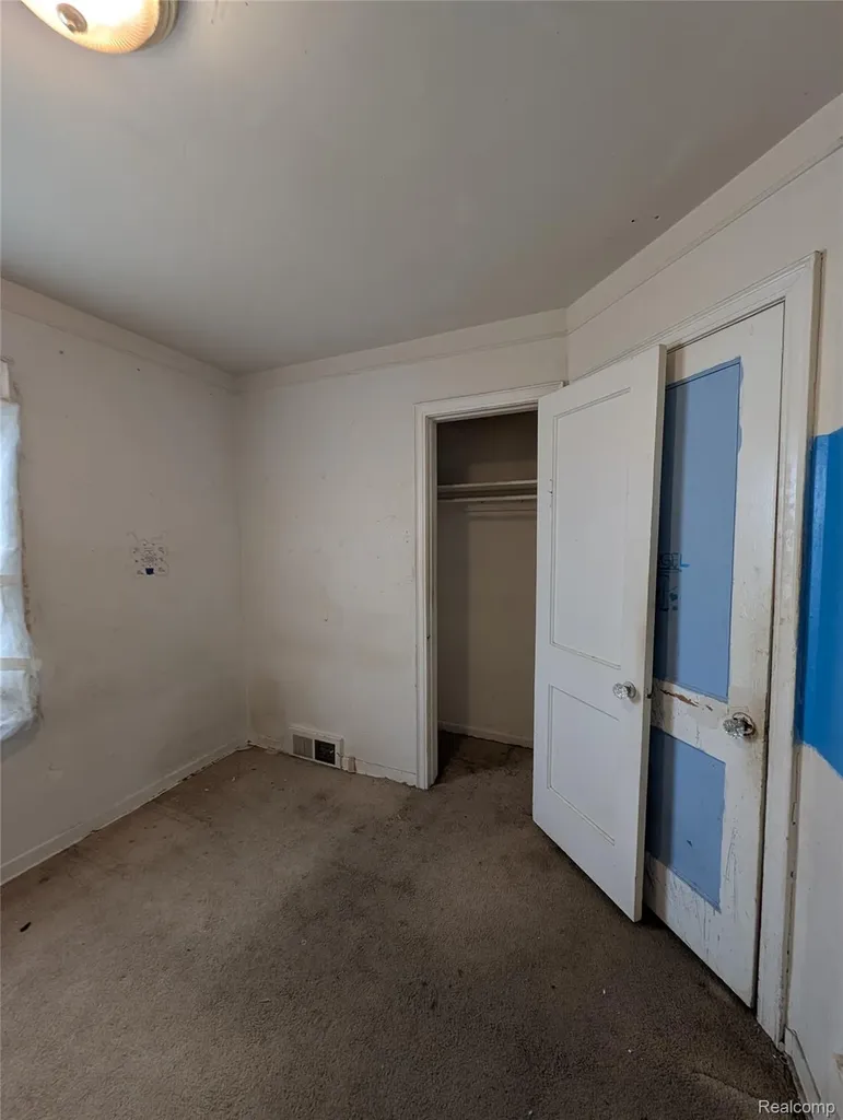 20505 Hamburg Street Detroit City MI 48205