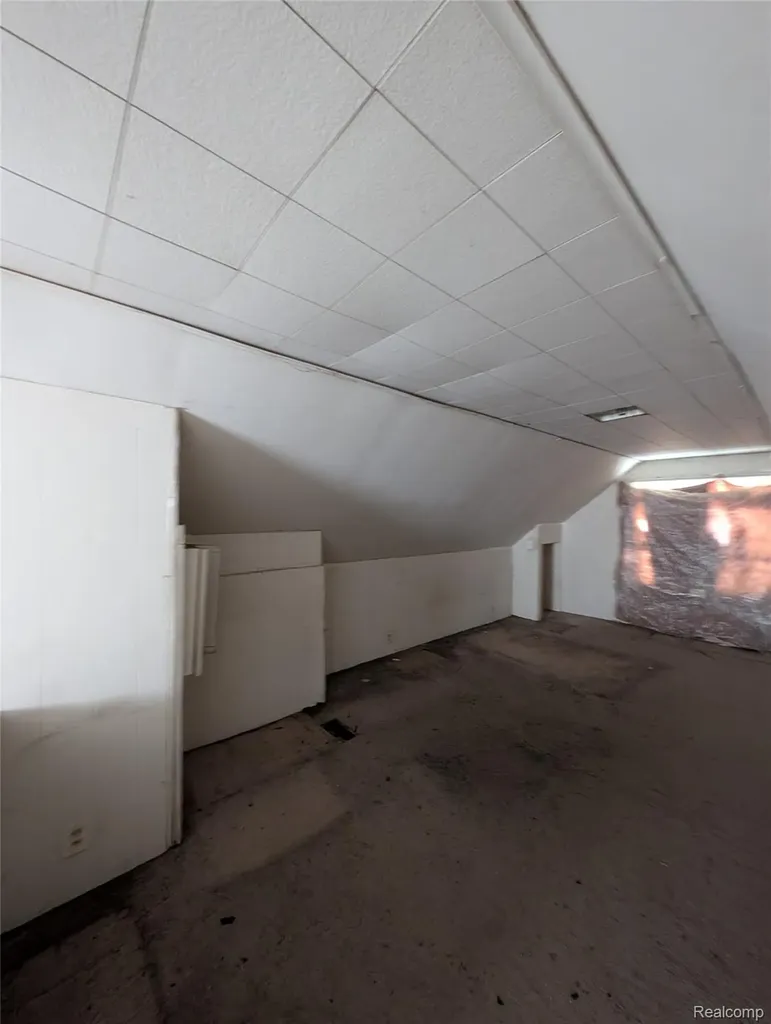 20505 Hamburg Street Detroit City MI 48205
