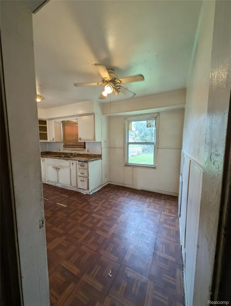 20505 Hamburg Street Detroit City MI 48205