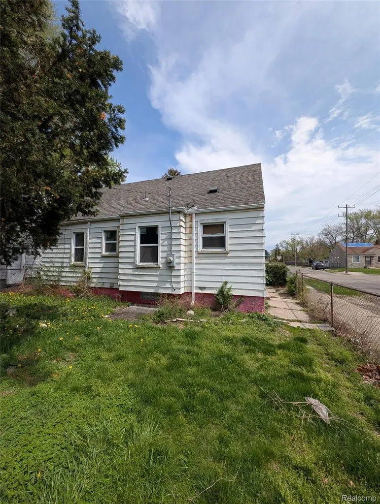 20505 Hamburg Street Detroit City MI 48205