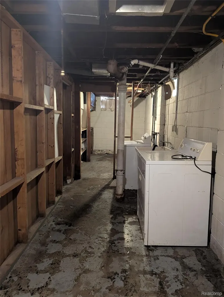 20505 Hamburg Street Detroit City MI 48205