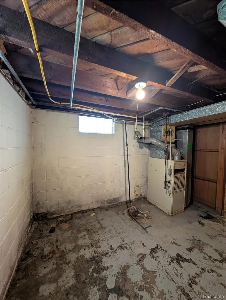 20505 Hamburg Street Detroit City MI 48205
