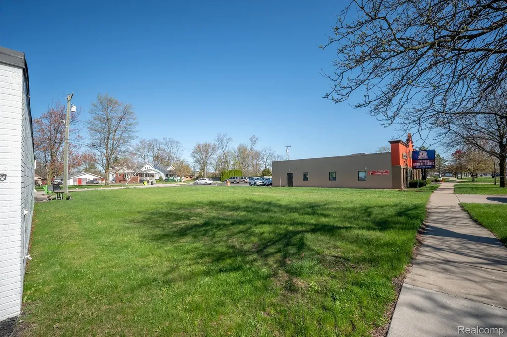 27200 Telegraph Flat Rock City MI 48134
