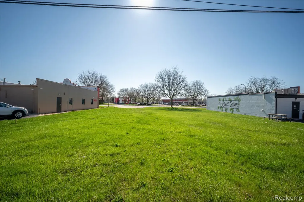 27200 Telegraph Flat Rock City MI 48134