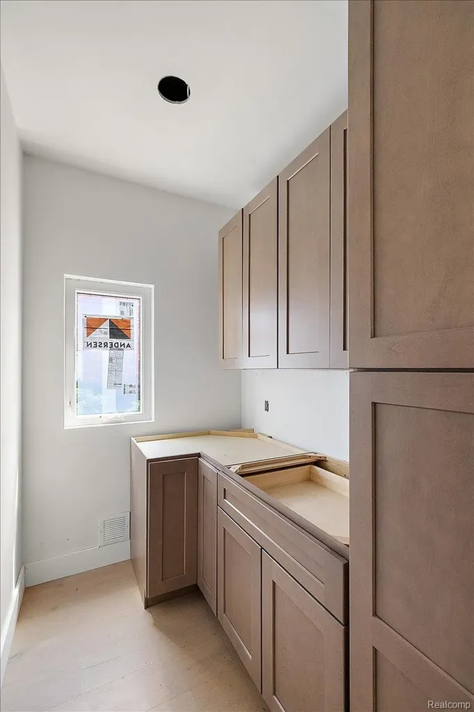 205 Pine Street Rochester City MI 48307