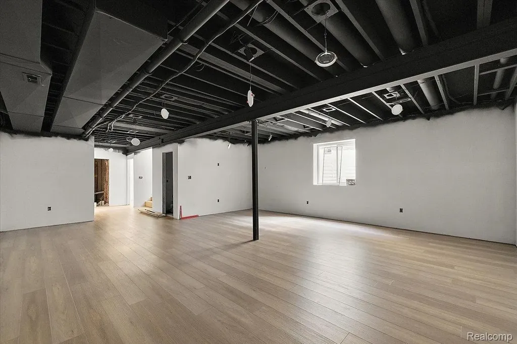 205 Pine Street Rochester City MI 48307