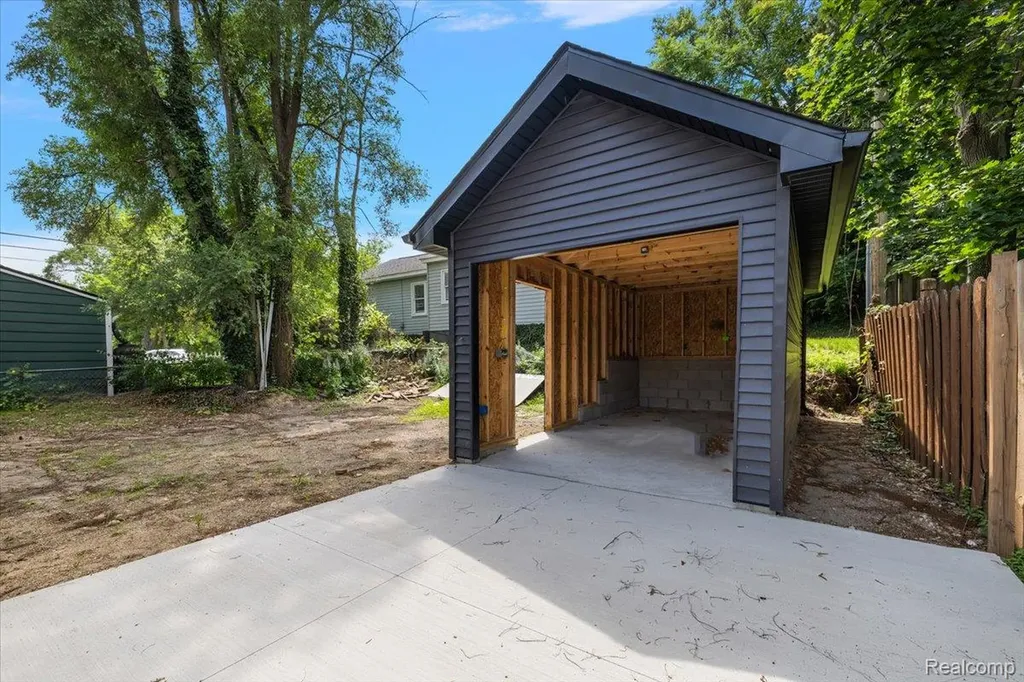 205 Pine Street Rochester City MI 48307