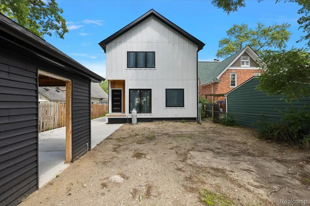 205 Pine Street Rochester City MI 48307