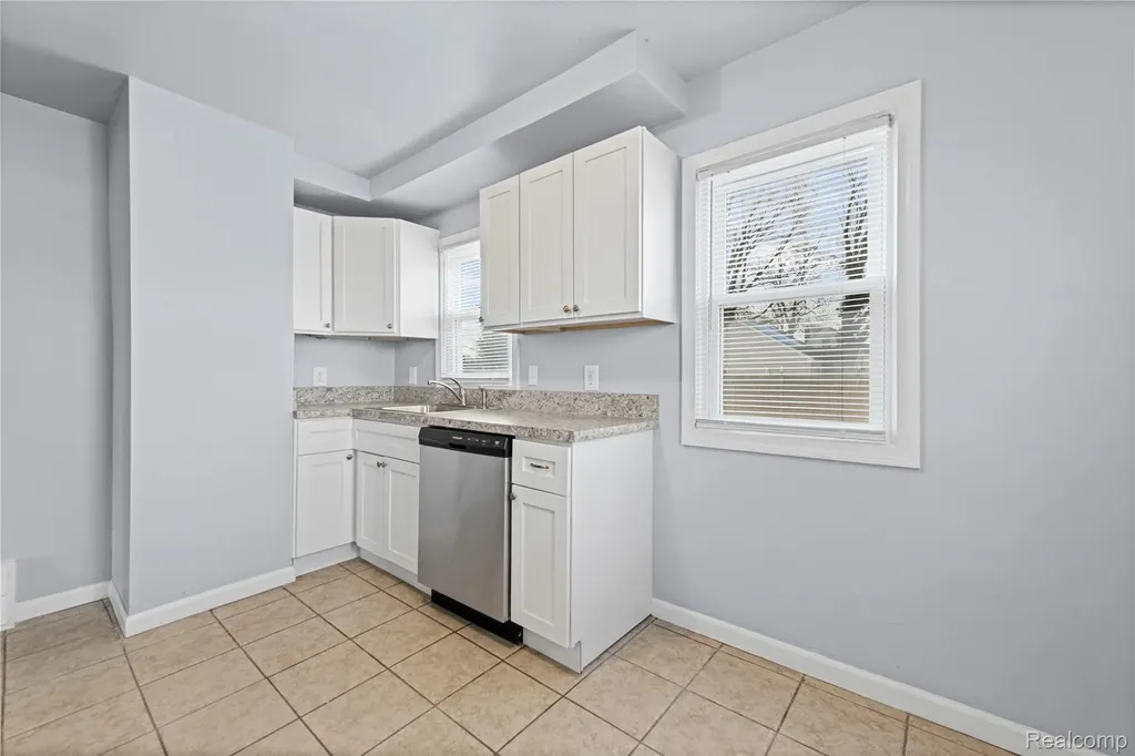 14593 Superior Street Southgate City MI 48195