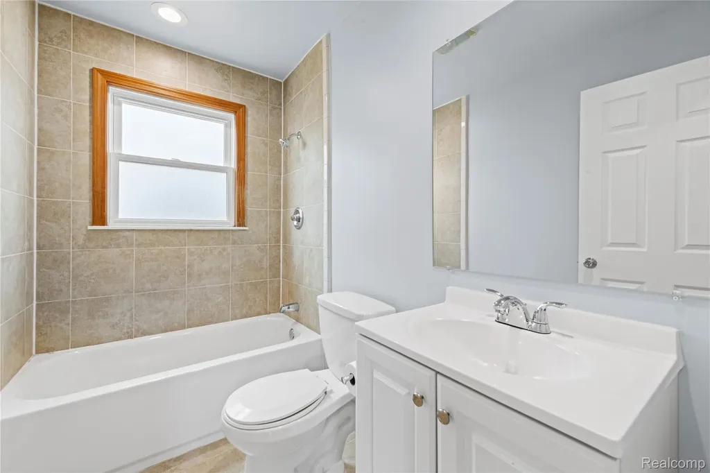 14593 Superior Street Southgate City MI 48195