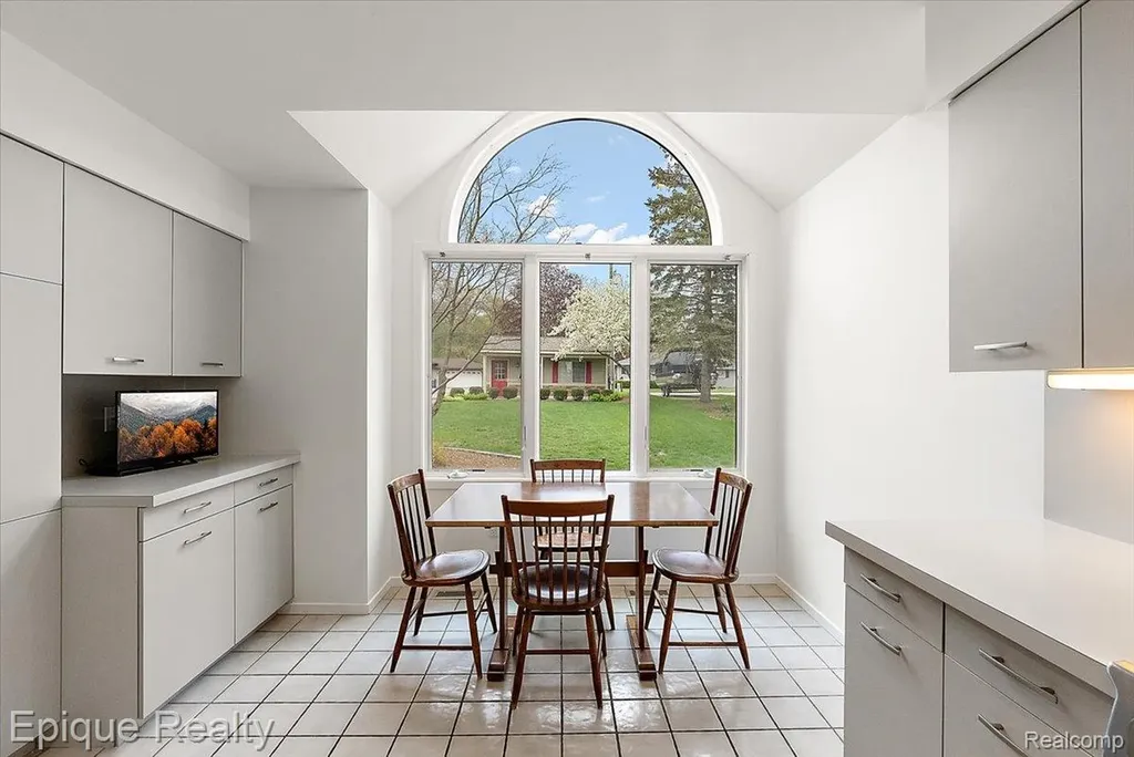 4521 Parnell Drive Waterford Charter Township MI 48346