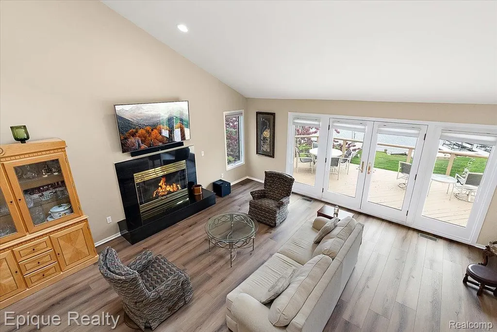 4521 Parnell Drive Waterford Charter Township MI 48346