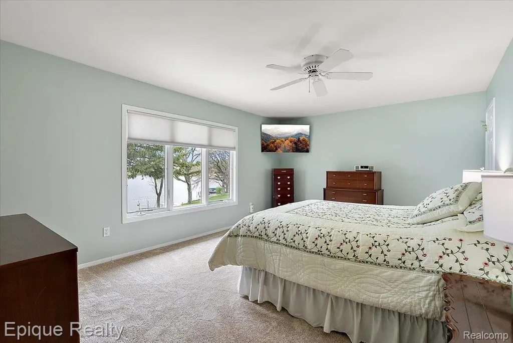 4521 Parnell Drive Waterford Charter Township MI 48346